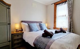 Inverness City 3 Bedroom House Free Parking